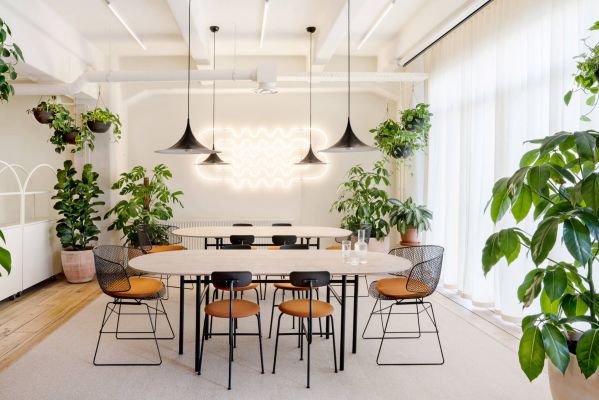 合適的裝飾品凸顯辦公室裝修風(fēng)格