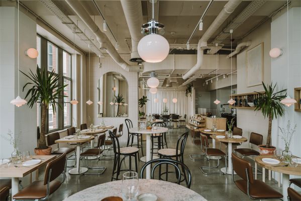 包豪斯設計下的現代風格的餐廳設計