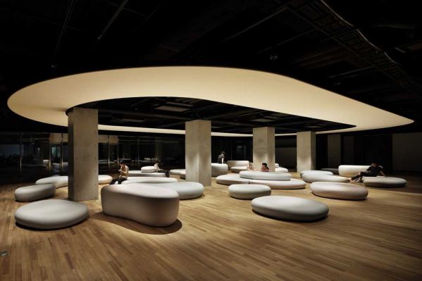 辦公室裝修實(shí)際上并不會太難,關(guān)鍵是找對專業(yè)辦公裝修企業(yè)